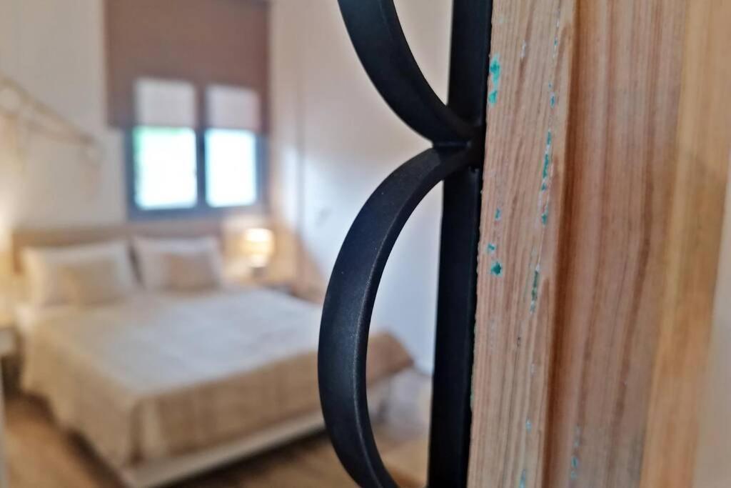 Alkyoni - Stavi's Apartment *